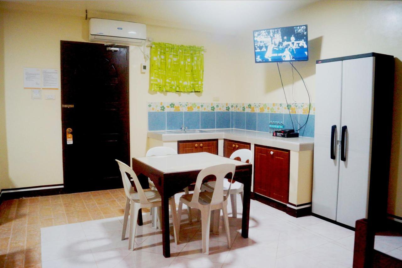 B&J Guesthouse And Tours Tagbilaran City Bagian luar foto