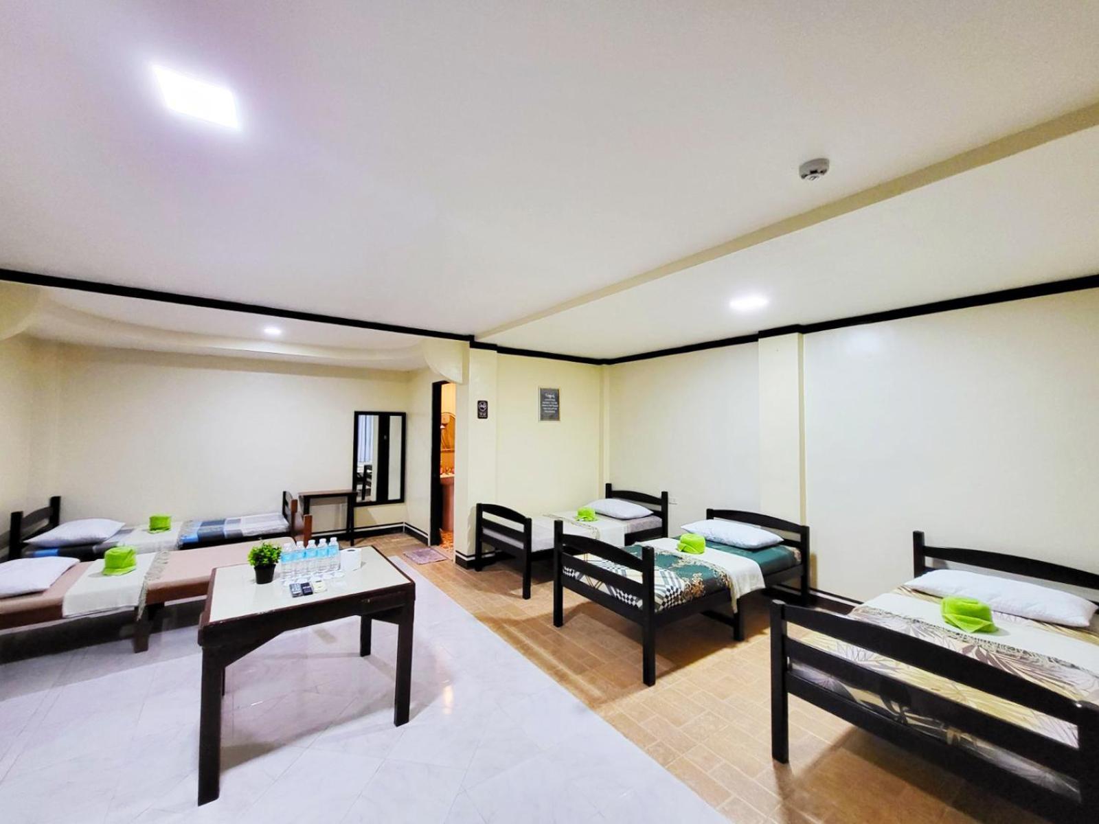 B&J Guesthouse And Tours Tagbilaran City Bagian luar foto