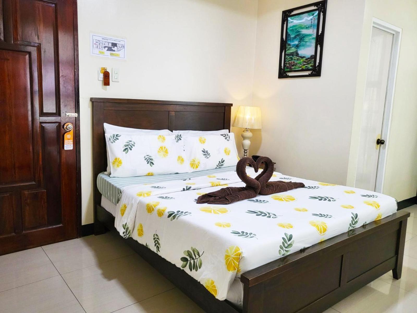 B&J Guesthouse And Tours Tagbilaran City Bagian luar foto