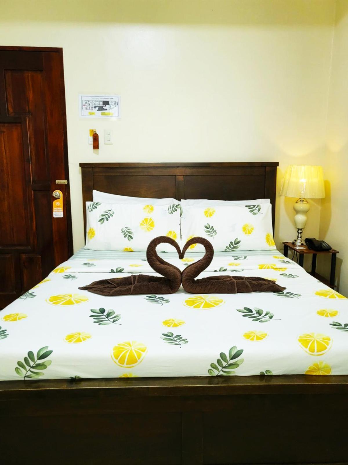 B&J Guesthouse And Tours Tagbilaran City Bagian luar foto